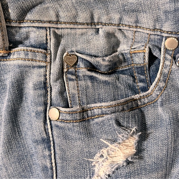 TORRID DISTRESSED BOYFRIEND JEANS. MEDIUM WASH SIZE 12 - Picture 4 of 7